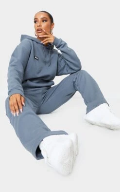 PRETTYLITTLETHING Logo Charcoal Grey Badge Detail Oversized Hoodie Charcoal -Prettylittlething 0527a6566f344b49973bbbe2bc16e4249533801a cmv1193 3