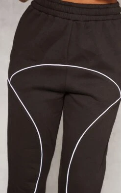 Prettylittlething Black Piping Detail Straight Leg Sweatpants Black -Prettylittlething 0f0e160c10b11f3e39ccb304454961fc3c7fab83 cnf8708 4