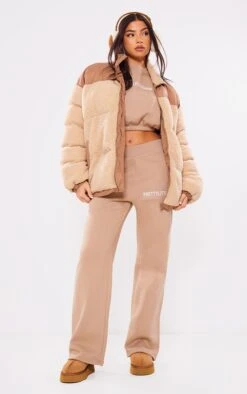 PRETTYLITTLETHING Mocha Logo Oversized Cinched Cropped Sweatshirt Mocha -Prettylittlething 16fed985e354895917b6fd4b6c92ddd9e7248f93 cng9759 3