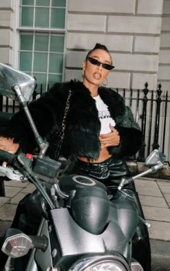 Prettylittlething Black Cropped Faux Fur Bubble Coat Black 8 Prettylittlething Black Cropped Faux Fur Bubble Coat Black -Prettylittlething 197a132a18ebddf807fe15d0fa647069e1078d72 CMN3910 4