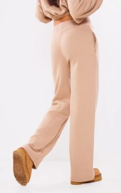 PRETTYLITTLETHING Mocha Logo Wide Leg Sweatpants Mocha -Prettylittlething 21ae2382310ef1cd4b8dfe599071ddb6cd12c572 cng9758 3