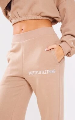 PRETTYLITTLETHING Mocha Logo Wide Leg Sweatpants Mocha -Prettylittlething 27374910fddce9aae9aa88bf53f73af342ec0f8d cng9758 4