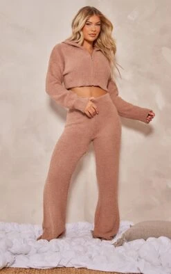 Prettylittlething Brown Teddy Knit Cropped Zip Hoodie Brown -Prettylittlething 38bf222f45891b8429e920c84db70bc78b553b29 cne7540 3