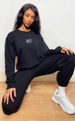 PRETTYLITTLETHING Black Graphic Printed Sweat Shirt Black -Prettylittlething 38ca7aa2842ce021d570dc9c341834a28fed45ea CMT8561 3