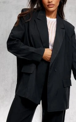 Prettylittlething Black Woven Extreme Oversized Shoulder Pad Pocket Blazer Black -Prettylittlething 4e24f0b70a608732f55551617555dda522501134 cmw2254 4