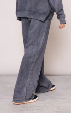 Prettylittlething Charcoal Washed Seam Detail Straight Leg Sweatpants Charcoal -Prettylittlething 517dd82226cf9075f16b83a70ecd7987110fd0de cnh4741 3