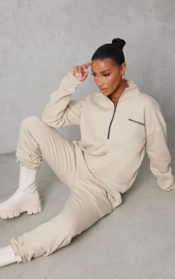 PRETTYLITTLETHING Stone Printed Sweatshirt Stone -Prettylittlething 53ccd1859e6e00e56a52a3d423dd9e13eb3d0b3a cmv5006 3