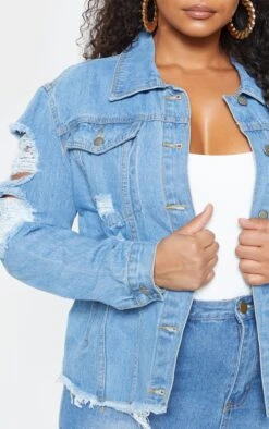 Prettylittlething Plus Light Wash Distress Oversized Denim Jacket Light Blue Wash -Prettylittlething 63f4c5b84fb145a66344a041b14ce2b69c0c7db0 clw6287 6