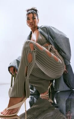 Prettylittlething Taupe Two Tone Knit Cut Out Side Leggings Taupe -Prettylittlething 6a4a6ddb286c0f328f286dd239492e83a19cc149 cnb6399 4