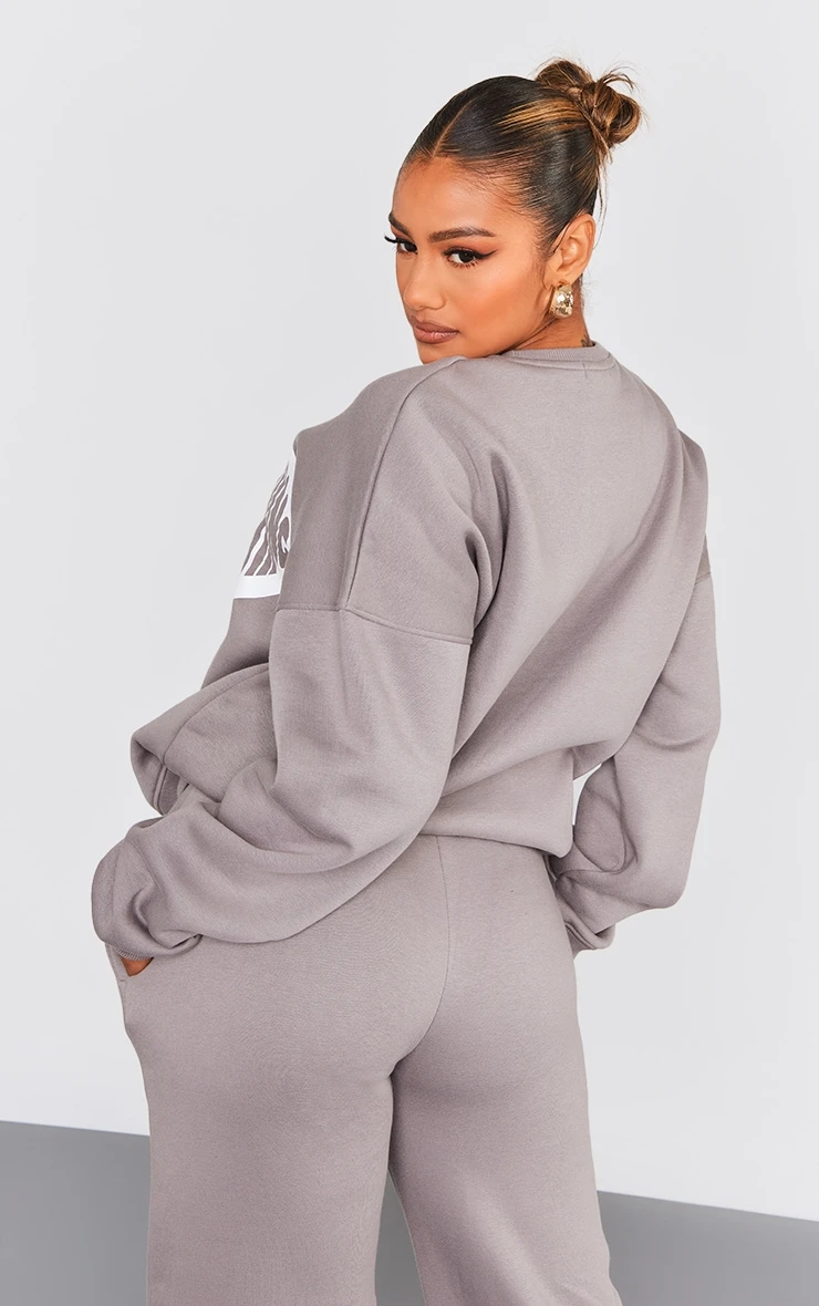 PRETTYLITTLETHING Charcoal Oversized Printed Sweatshirt Charcoal 2 PRETTYLITTLETHING Charcoal Oversized Printed Sweatshirt Charcoal - Image 2