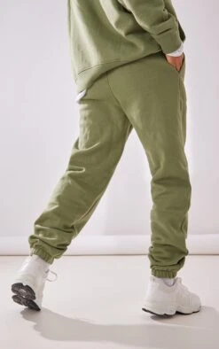 Prettylittlething Premium Khaki Sports Academy Puff Print Oversized Sweatpants Khaki -Prettylittlething 72e019ca4ed6f5d24e3d72b6241daba66304b472 cna0579 3