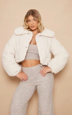 Prettylittlething Cream Borg Cropped Puffer Coat Cream -Prettylittlething 749d2506693293e6c19d06bef9d1dc3188621069 cnf7611 1