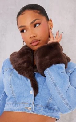 Prettylittlething Light Blue Wash Fur Trim Cropped Denim Jacket Light Blue Wash -Prettylittlething 74dcf558093a78388eee72c78c84d7a470917a20 cng2479 4