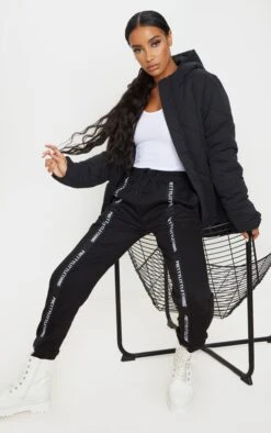 PRETTYLITTLETHING Black Peach Skin Diamond Quilted Oversized Puffer Black -Prettylittlething 7b61a92e23d11cd559f826555f3352c9fffedbae cmg2936 3