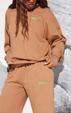 Prettylittlething Chocolate New York Embroidered Straight Leg Sweatpants Chocolate -Prettylittlething 7d5ca01b435c99194b0f47d8f6f5f55691bb6843 cng1739 4