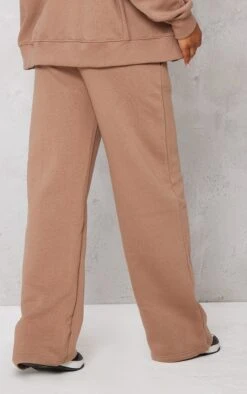 Prettylittlething Mocha Seam Detail Straight Leg Sweatpant Mocha -Prettylittlething 8304ece5450a2ad71f5dd594862f5b58795f8431 cna3867 3