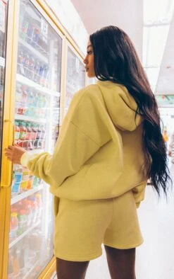 Prettylittlething Lemon Graphic Sweat Shorts Lemon -Prettylittlething 846a17752df5566f3a43badd231c9be6921ebd70 cnf2764 3