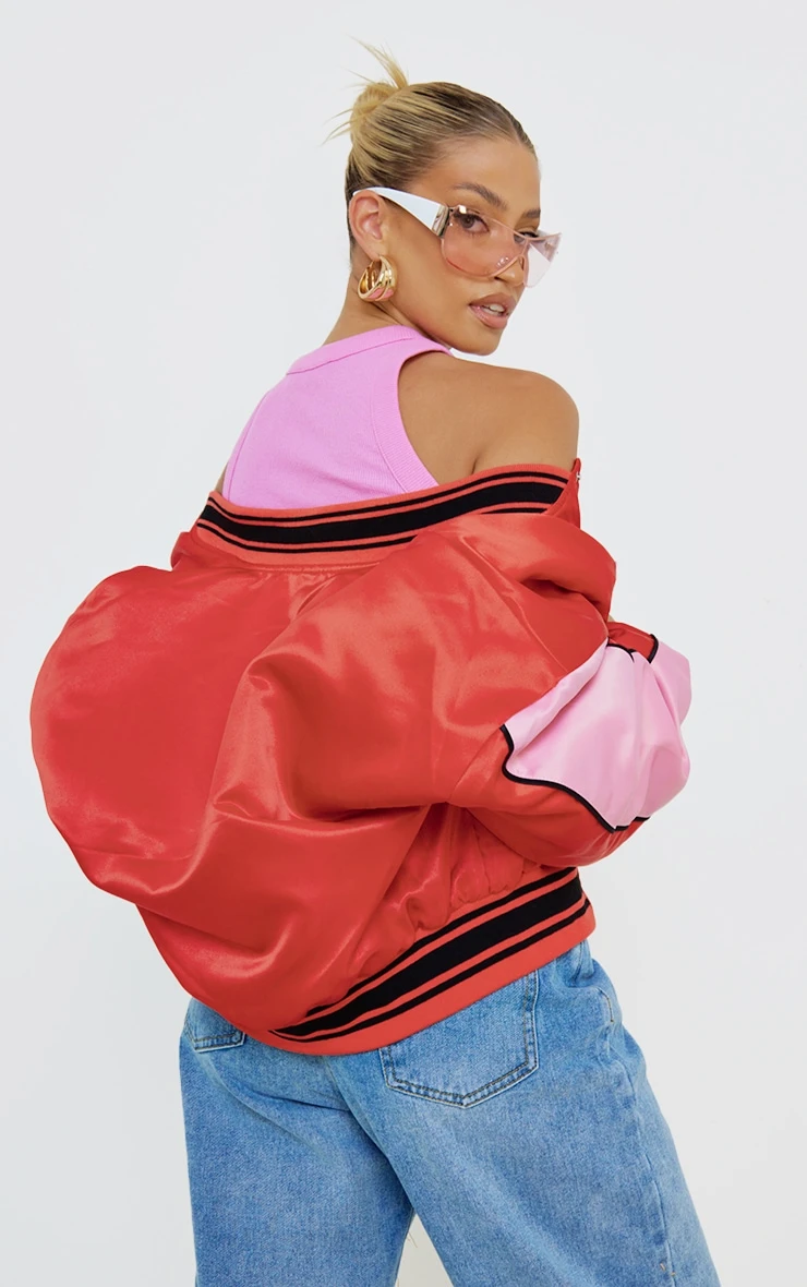 Prettylittlething Red LA Graphic Front Contrast Satin Bomber Jacket Red 2 Prettylittlething Red LA Graphic Front Contrast Satin Bomber Jacket Red - Image 2