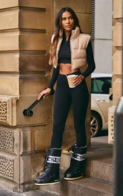 Prettylittlething Stone Side Toggle Detail Cropped Vest Stone -Prettylittlething 90e27f447b026208a6463110f1fb2286ecfa3cb8 cna7095 3