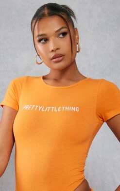PRETTYLITTLETHING Bright Orange Logo Short Sleeve Bodysuit Bright Orange -Prettylittlething 939b634abea66b8780c71f1745e645cc55dca766 cnf2773 4