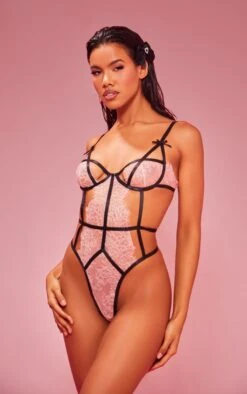 Prettylittlething Nude Lace Detail Cut Out Contrast Bodysuit Nude -Prettylittlething 993dfdffa327a7eee5c2da670be5d9bafbd39976 cng9293 3