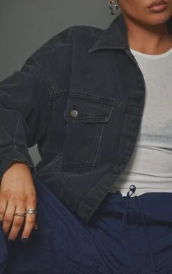 Prettylittlething Washed Black Oversized Elasticated Hem Quilted Denim Jacket Washed Black -Prettylittlething a1f5573f3980bae65aaf78a1d70a8752abb53f3a cnb6903 4