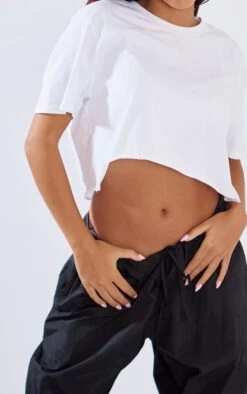 Prettylittlething Black Lightweight Parachute Toggle Cargo's Black -Prettylittlething b042b216f0a0c989981a7e0ca2b979c2074db0ac cnb4145 4