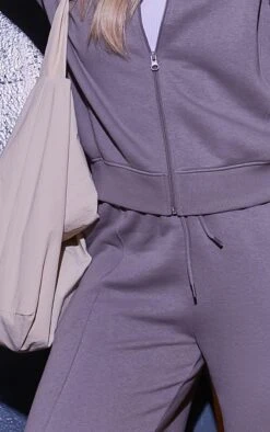 Prettylittlething Charcoal Seam Detail Straight Leg Sweatpants Charcoal -Prettylittlething b0bbd35643cbe978f84d4fd01fc9925adb57fda2 cnf7113 4