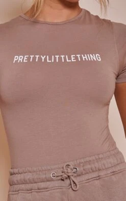 PRETTYLITTLETHING Toffee Logo Short Sleeved Bodysuit Toffee -Prettylittlething bbd9ed5af1f704163425b11f1f770d936eb6ad96 cnc0632 4
