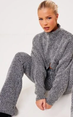 Prettylittlething Grey Chunky Knit Cropped Sweater And Pants Grey -Prettylittlething c979978e13c081012b6c4b356b7e260b8c0580bc cng7683 4