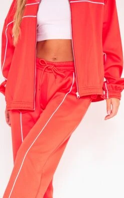 Prettylittlething Red Tricot Oversized Contrast Piping Straight Leg Sweatpant Red -Prettylittlething d4a1e60cf9f72677f44b707b80a98c9d145dd0bc cng8073 4