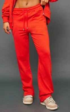 Prettylittlething Tomato Red Premium Tonal Print Straight Leg Sweatpants Tomato Red -Prettylittlething d55a95cdd520d449a37b6048ae04d028eac42096 cng5240 2