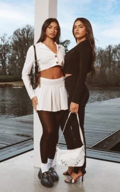 Prettylittlething Cream Stretch Woven Tailored Asymmetric Hem Cropped Blazer Cream -Prettylittlething d9463f2871219929508870c839254257729936a0 CNH3054 3