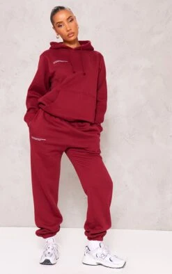 PRETTYLITTLETHING Cherry Red Logo Est 2012 Oversized Hoodie Cherry Red -Prettylittlething e2f20d307f927beffb4dfcefadf849bcc4cba724 cng9223 3