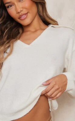 Prettylittlething Off White Luxe Knit Open Back Oversized Sweater Off White -Prettylittlething e3486f92c700655350207c739477e3244291765c cne7493 4