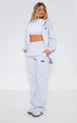 PRETTYLITTLETHING Ash Grey Logo Badge Oversized Zip Through Hoodie Ash Grey -Prettylittlething e8789b24adb3051d80ec6db1f705f96dab2279e6 cnf8466 3