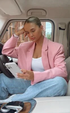 Prettylittlething Pink Woven Oversized Curved Hem Boxy Blazer Pink