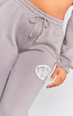 PRETTYLITTLETHING Charcoal Printed Sweat Sweatpants Charcoal -Prettylittlething f182e1b8226d264565f0325901472a4b18c42263 cng1433 4