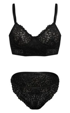 Prettylittlething Black Floral Scalloped Edge Lace Longline Bra And Panties Set Black -Prettylittlething fa69ef8d406a1ddfd9f432320028b74a384404ca cng2020 5