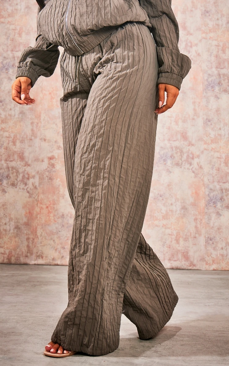 Prettylittlething Charcoal Nylon Straight Leg Pants Charcoal 2 Prettylittlething Charcoal Nylon Straight Leg Pants Charcoal - Image 2